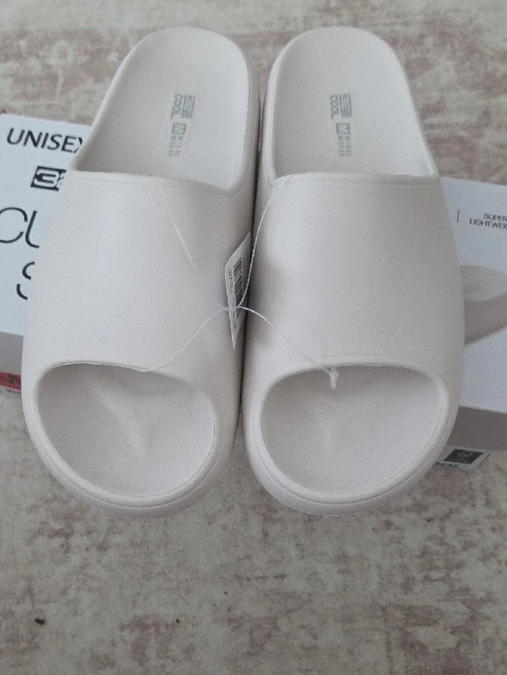 32 Degrees White Unisex Cushion Slide